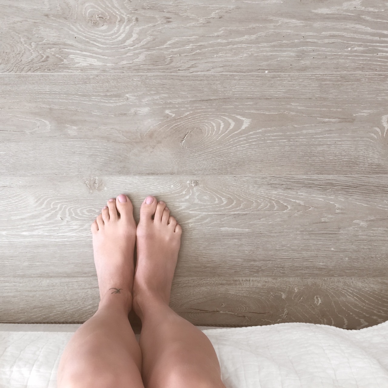 how to heal dry cracked feet