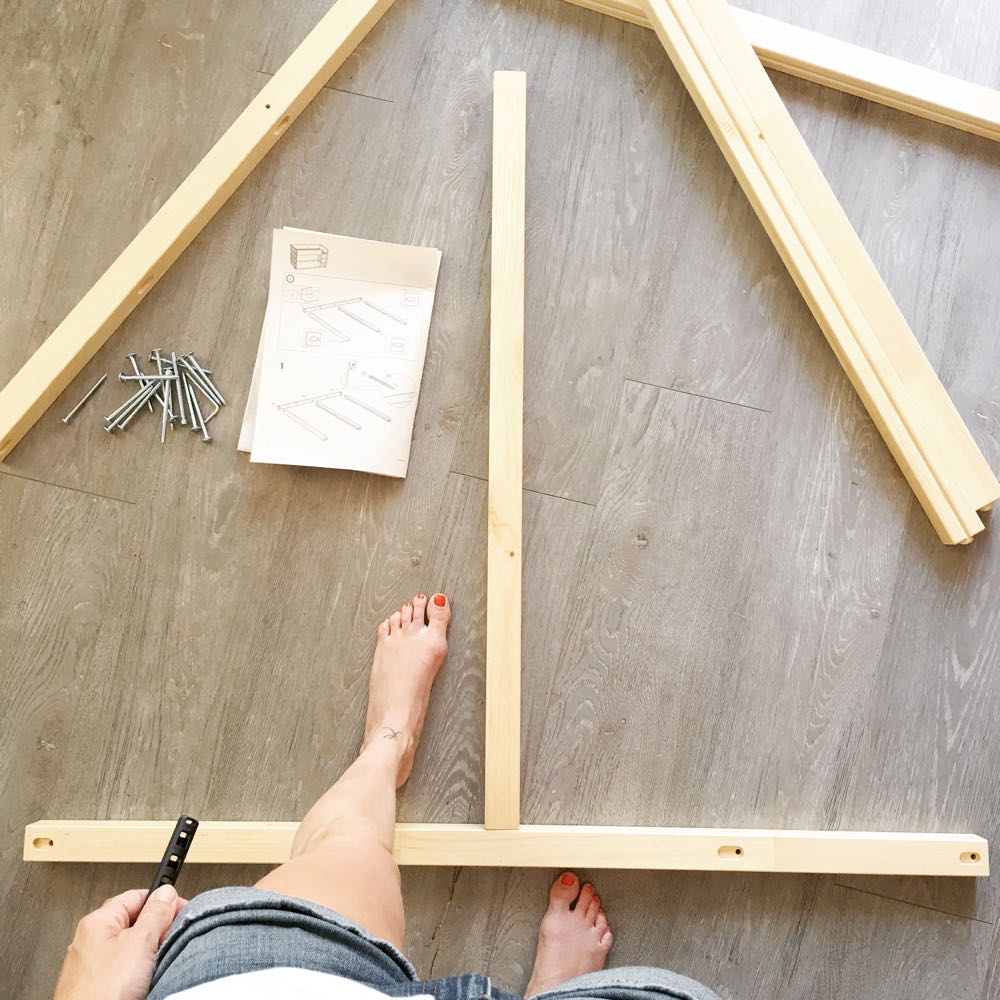 Putting together the Ikea Kura bunk bed